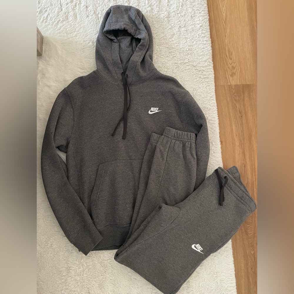 Nike sweatsuit